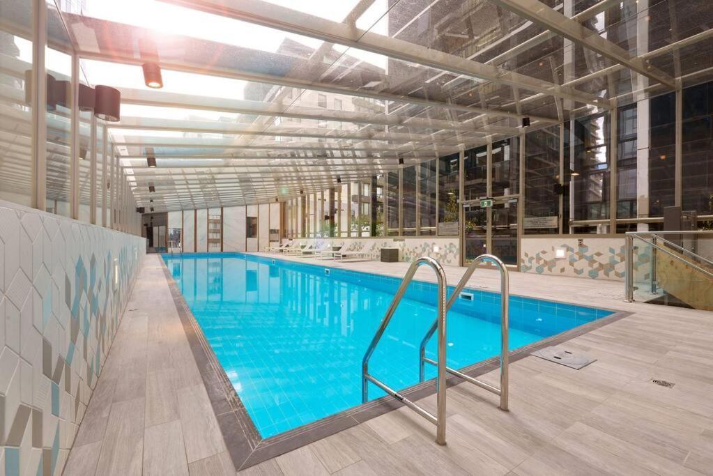 Deluxe 3 Bedroom Apartment In Southbank Мелбърн Екстериор снимка