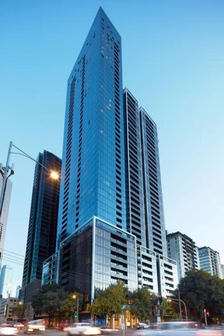 Deluxe 3 Bedroom Apartment In Southbank Мелбърн Екстериор снимка
